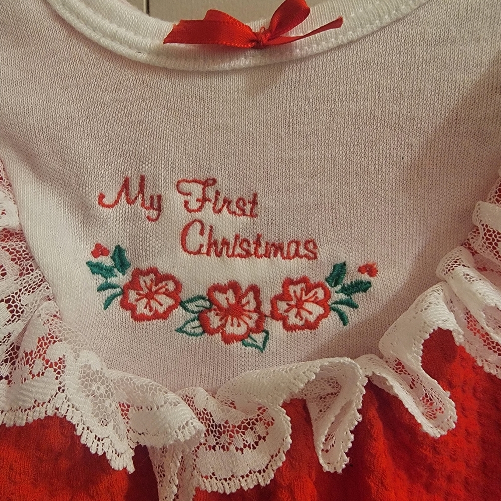 Vintage Red and White With Lace Accents 'My First Christmas' Baby Onesie 9 Month
